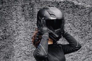 Leia mais sobre o artigo Como escolher um capacete: Guia prático para garantir segurança e conforto