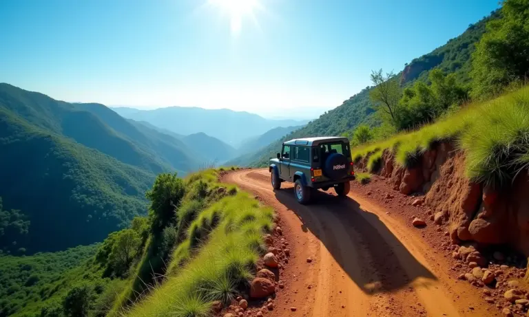 Veículo 4x4 em trilha montanhosa na Serra do Papagaio, Aiuruoca.